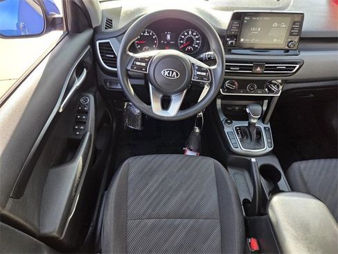 Used 2021 Kia Seltos LX image 12