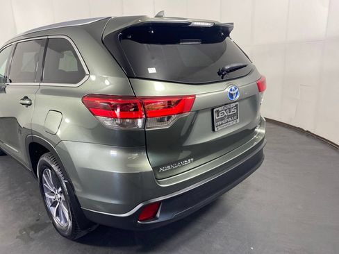 Used 2019 Toyota Highlander XLE AWD/4WD image 10