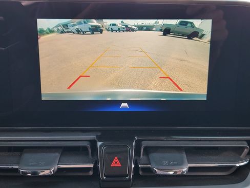 Used 2025 Chevrolet TrailBlazer LT w/ LT Cold Weather Package FWD image 19