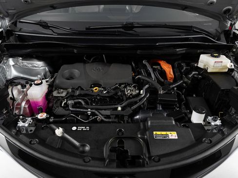 Used 2022 Toyota Sienna XSE image 46