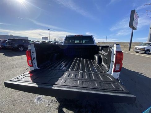 Used 2018 Chevrolet Silverado 1500 LTZ Z71 image 23
