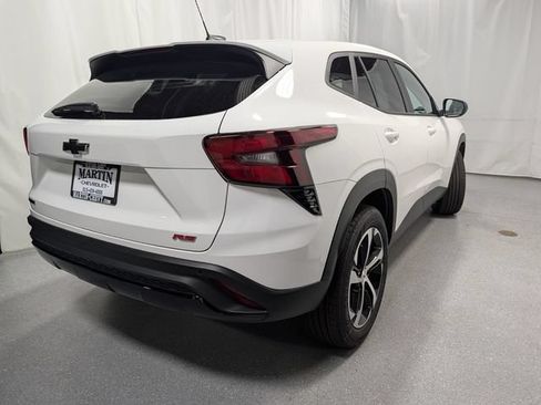 New 2026 Chevrolet Trax RS w/ Sunroof Package FWD image 3