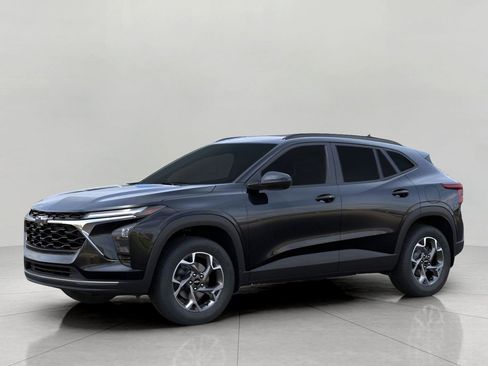 New 2026 Chevrolet Trax LT w/ Driver Confidence Package FWD image 2