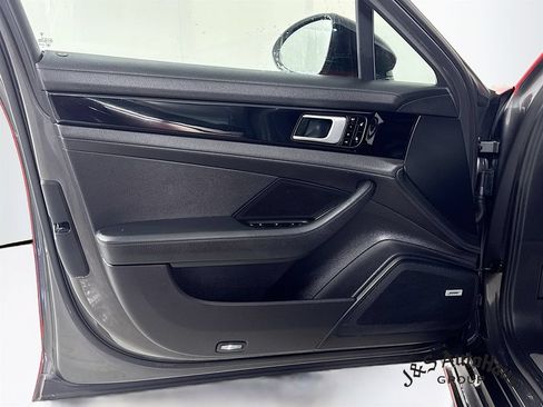 Used 2018 Porsche Panamera 4S AWD/4WD image 22