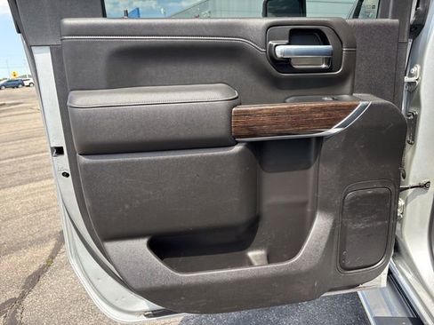 Used 2022 GMC Sierra 3500 SLE w/ SLE Value Package image 16