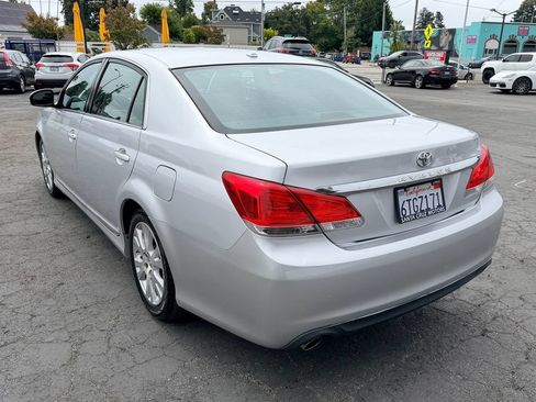 Used 2011 Toyota Avalon FWD image 4