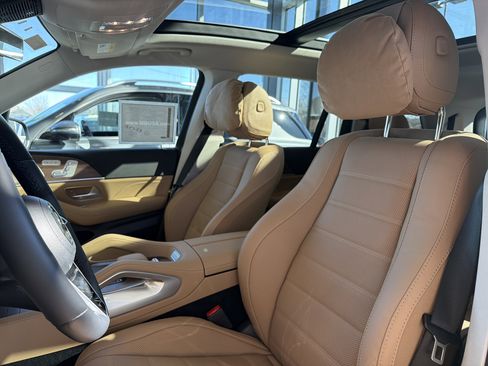 Used 2026 Mercedes-Benz GLS 450 4MATIC image 8