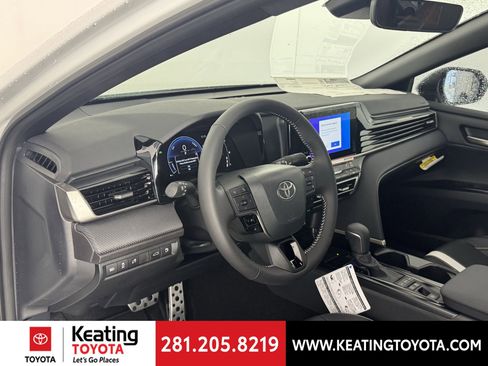 New 2026 Toyota Camry Hybrid image 2