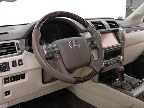 Used 2015 Lexus GX 460 Premium w/ Premium Package image 2