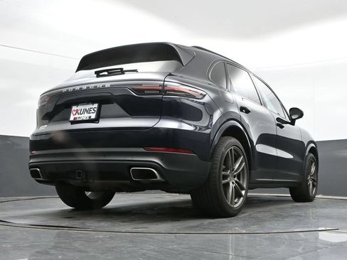 Used 2023 Porsche Cayenne AWD/4WD image 38