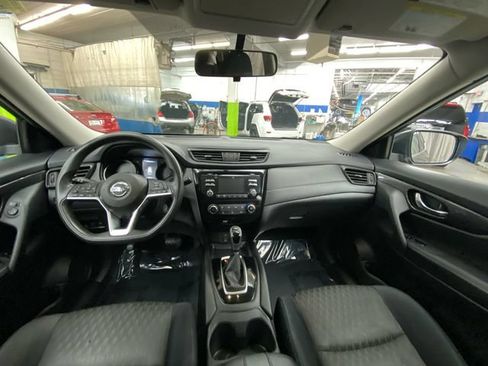 Used 2017 Nissan Rogue S AWD/4WD image 27