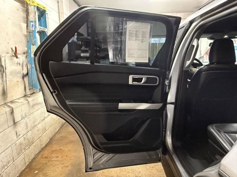 Used 2020 Ford Explorer XLT w/ Equipment Group 202A image 15