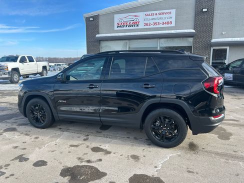 Used 2022 GMC Terrain AT4 w/ Infotainment Package II image 4