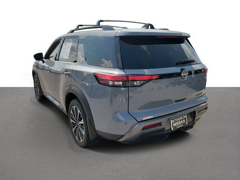 Certified 2026 Nissan Pathfinder Platinum FWD image 4