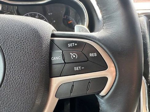 Used 2017 Jeep Grand Cherokee Laredo image 13