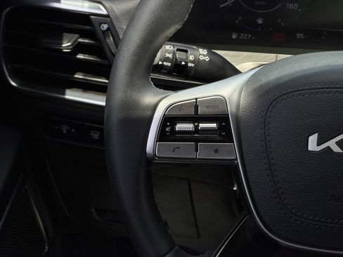 Used 2025 Kia Telluride SX X-Line AWD/4WD image 15