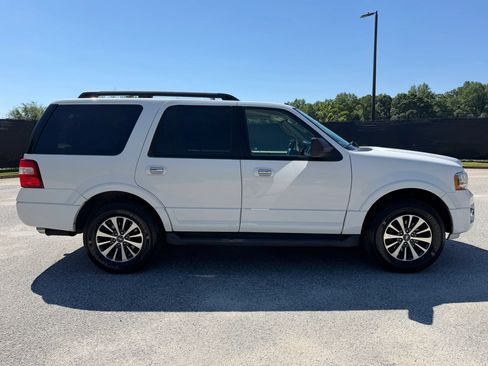 Used 2016 Ford Expedition XLT RWD image 6