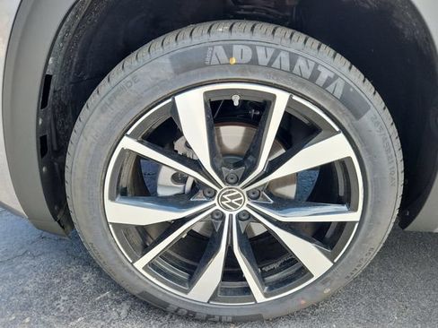 Used 2024 Volkswagen Atlas SEL Premium R-Line AWD/4WD image 16