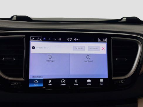 Used 2024 Chrysler Pacifica Touring-L FWD image 19