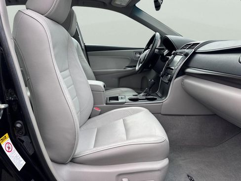Used 2015 Toyota Camry XLE image 19