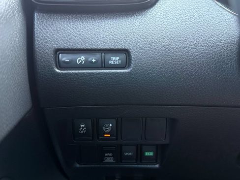Used 2017 Nissan Rogue SV AWD/4WD image 21