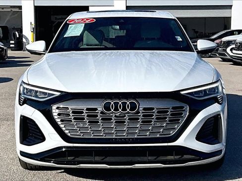 Certified 2024 Audi Q8 e-tron Premium Plus image 10