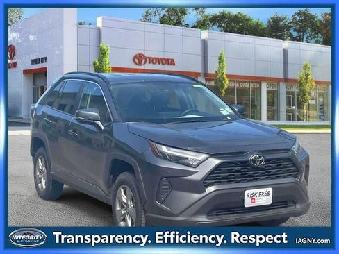 Used 2025 Toyota RAV4 XLE AWD/4WD image 1