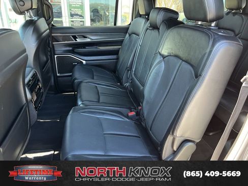 Used 2024 Jeep Wagoneer Series II w/ Flexible Seating Group image 18