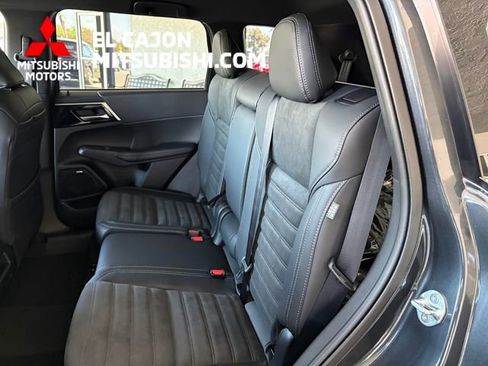 New 2026 Mitsubishi Outlander LE image 14