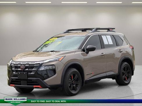 Used 2025 Nissan Rogue SV AWD/4WD image 6