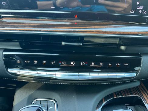 Used 2024 Cadillac Escalade Luxury w/ LPO, Floor Liner Package AWD/4WD image 19