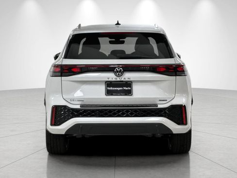 New 2026 Volkswagen Tiguan SEL R-Line AWD/4WD image 4