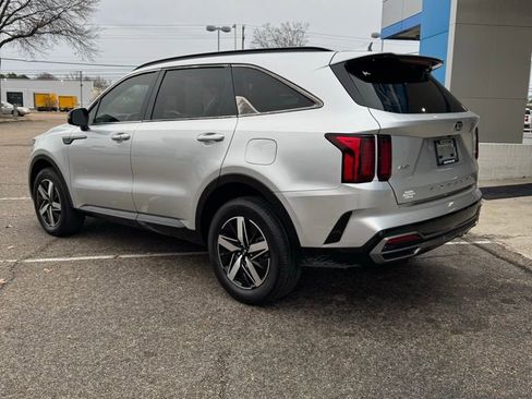 Used 2021 Kia Sorento EX image 5