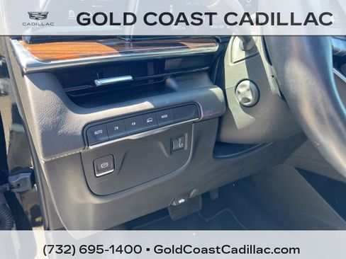 Used 2022 Cadillac Escalade Premium Luxury AWD/4WD image 22
