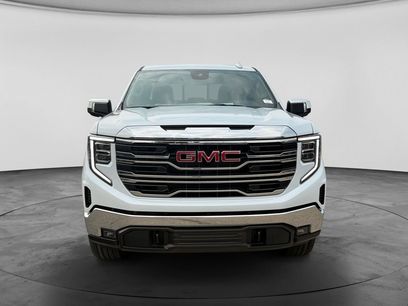 New 2026 GMC Sierra 1500 SLT w/ SLT Premium Package