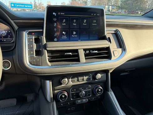 Used 2024 Chevrolet Suburban Z71 w/ Off-Road Capability Package image 21