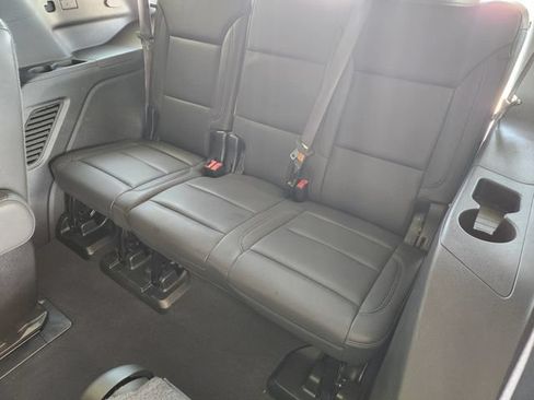 Used 2024 Chevrolet Tahoe Z71 w/ Luxury Package AWD/4WD image 31