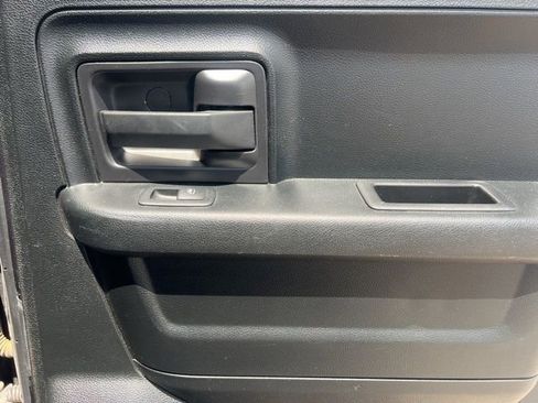 Used 2018 RAM 1500 Express w/ Express Value Package image 29