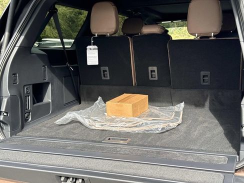 New 2025 Lincoln Navigator L Black Label image 13