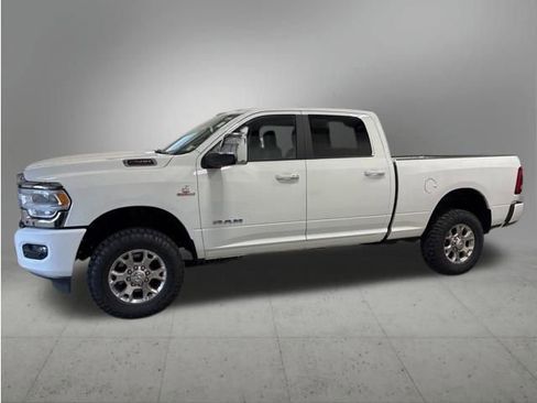 Used 2024 RAM 2500 Laramie AWD/4WD image 2