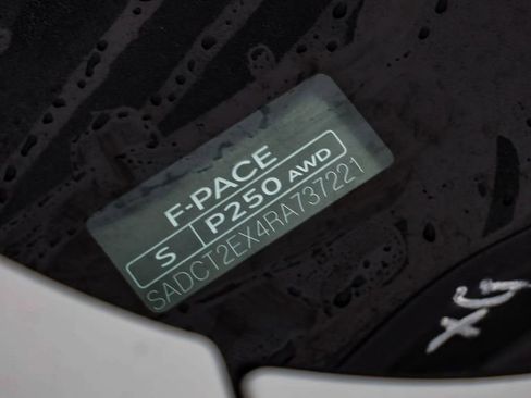 Used 2024 Jaguar F-PACE R-Dynamic S image 29