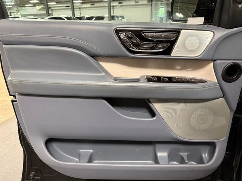 Used 2020 Lincoln Navigator Black Label w/ Cargo Convenience Package AWD/4WD image 8