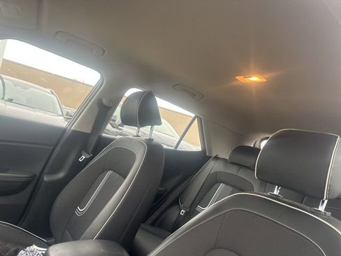 Certified 2023 Hyundai Venue Limited image 7