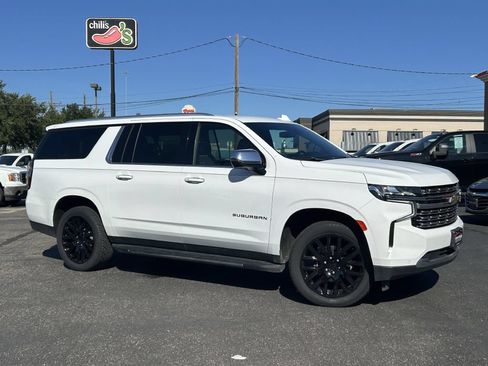 Used 2023 Chevrolet Suburban Premier AWD/4WD image 27