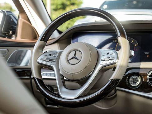 Used 2019 Mercedes-Benz S 560 Sedan image 14