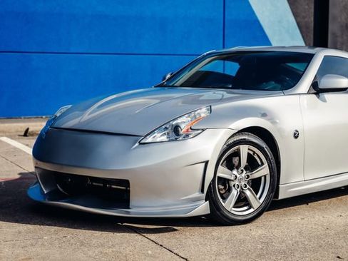 Used 2009 Nissan 370Z Coupe image 25