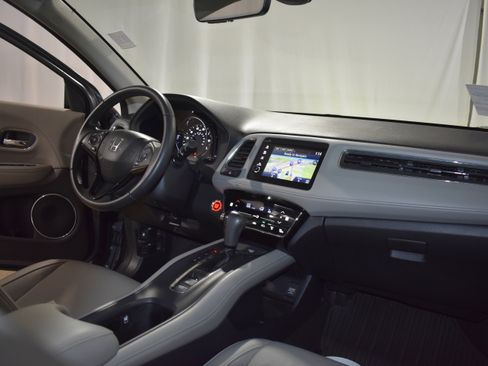 Used 2019 Honda HR-V Touring image 32