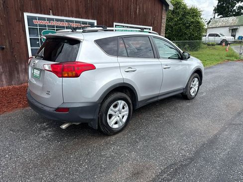 Used 2015 Toyota RAV4 LE AWD/4WD image 9