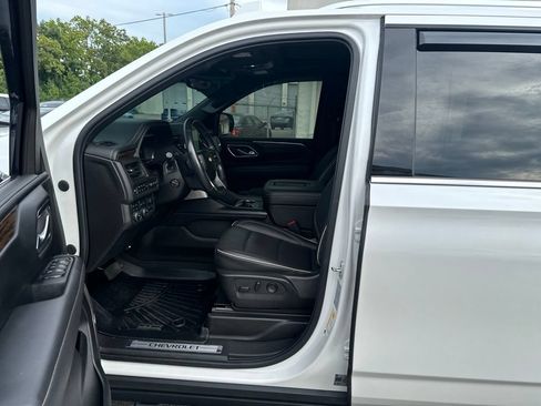 Used 2023 Chevrolet Suburban Premier w/ Premium Package AWD/4WD image 10