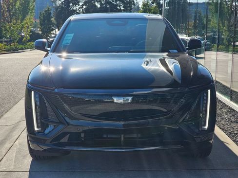 New 2026 Cadillac Lyriq Sport AWD/4WD image 8